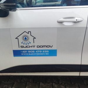 Magnetka na auto